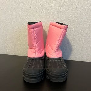 Alpine snow boots